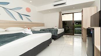 Wide Mouth Frog Hotel