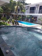 Wide Mouth Frog Hotel