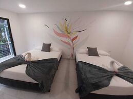 Wide Mouth Frog Hotel