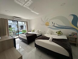 Wide Mouth Frog Hotel