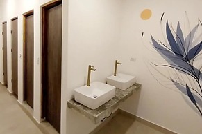 Wide Mouth Frog Hotel