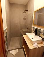 Wide Mouth Frog Hotel