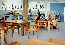 Wide Mouth Frog Hotel