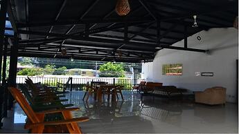 Wide Mouth Frog Hotel