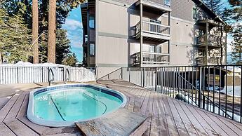 Crestview #40 Chic Condo for 6