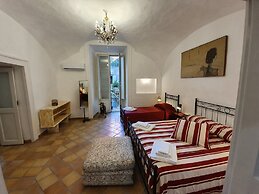 The Spanish Palace suites, rooms, apartments & terraces