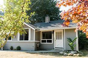 Charming Urban Home Near Beach Park