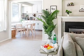 Charming Urban Home Near Beach Park