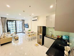 Lyshing Apartment in Vinhomes Grand Park