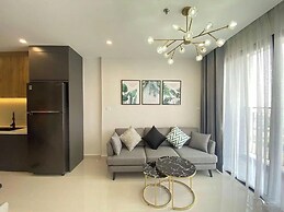 Lyshing Apartment in Vinhomes Grand Park