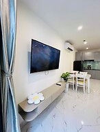 Lyshing Apartment in Vinhomes Grand Park