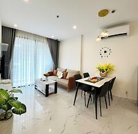 Lyshing Apartment in Vinhomes Grand Park