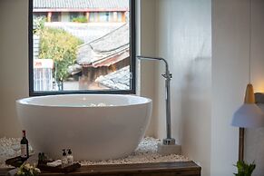 Cloudland View Hotel