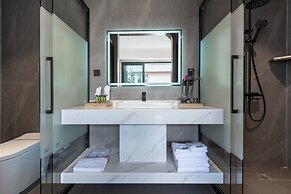 Cloudland View Hotel