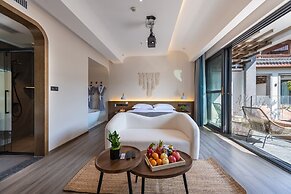 Cloudland View Hotel