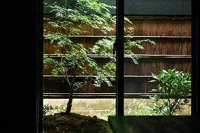 Miro Hachijo Genmachi BeTei