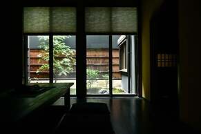 Miro Hachijo Genmachi BeTei