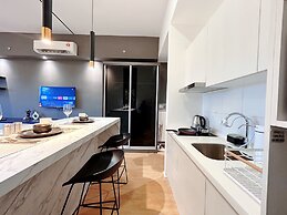 Chambers Residence by Manhattan Group