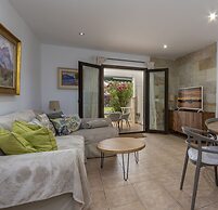 Pretty Apartment With Balcony