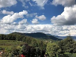 Apartment in Iseo Near Seabeach
