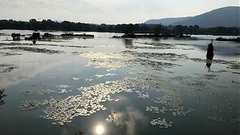 Appealing Apartment in Iseo With Pool