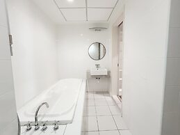 Solaris Dutamas by Manhattan Group