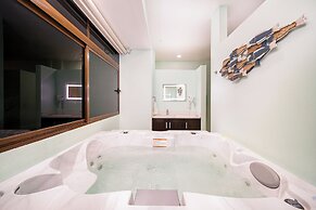 Beachfront Bungalows Hotel