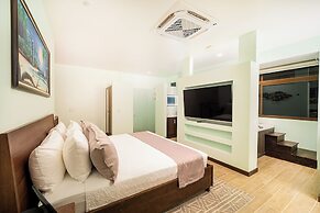 Beachfront Bungalows Hotel