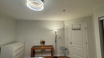 MainFloorCondo CozyFurnished Independent