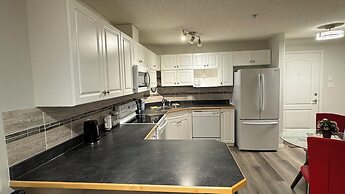 MainFloorCondo CozyFurnished Independent