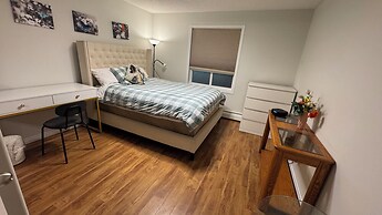 MainFloorCondo CozyFurnished Independent