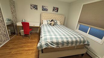 MainFloorCondo CozyFurnished Independent