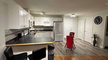 MainFloorCondo CozyFurnished Independent