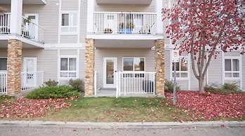 MainFloorCondo CozyFurnished Independent