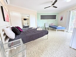 Emu Park Beach Resort