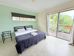 Emu Park Beach Resort