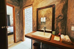 Beach Hotel Dhigurah