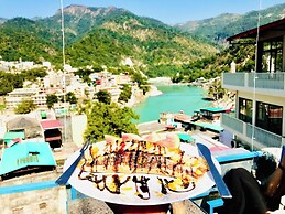 Skyard Hostel & Homestay (Harsil Valley)
