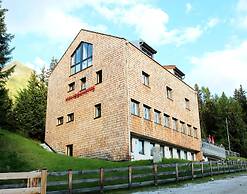 Romantic Apartment Near Navis Town