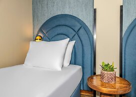 Nenessa Airport Hotel