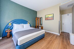 Nenessa Airport Hotel