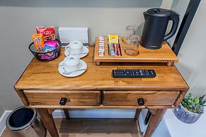 Nenessa Airport Hotel