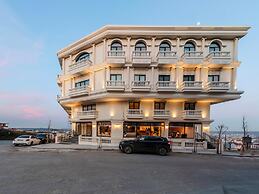 Nenessa Airport Hotel