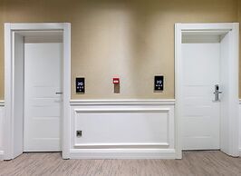 Nenessa Airport Hotel