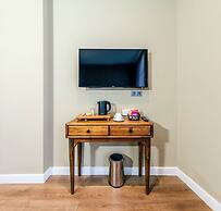 Nenessa Airport Hotel