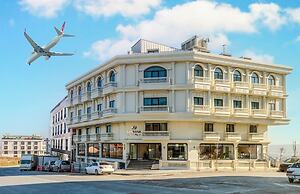 Nenessa Airport Hotel