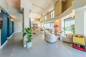 Nenessa Airport Hotel