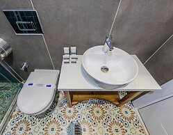 Nenessa Airport Hotel