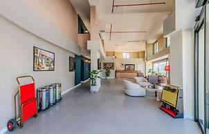 Nenessa Airport Hotel