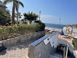 Sunny Modern Apartment - Sea View and Beach Access